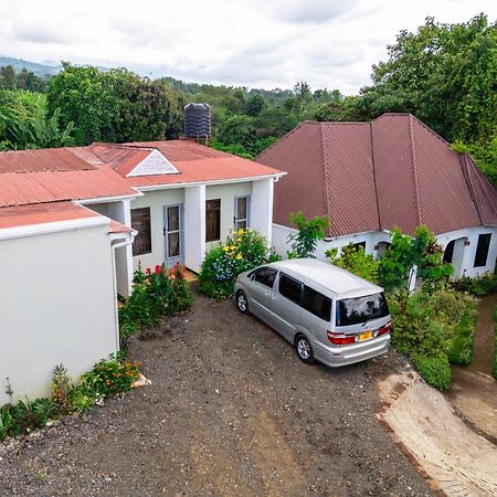 Bed and Breakfast New Dream House Аруша Екстер'єр фото