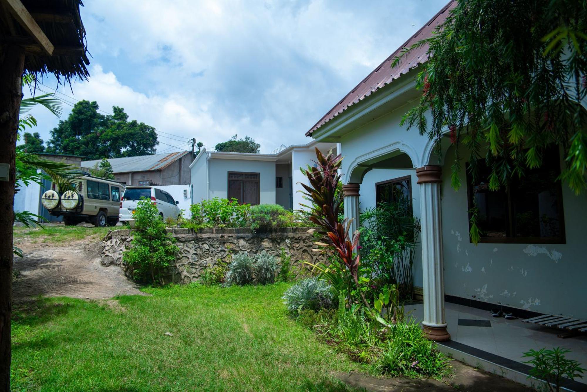 Bed and Breakfast New Dream House Аруша Екстер'єр фото
